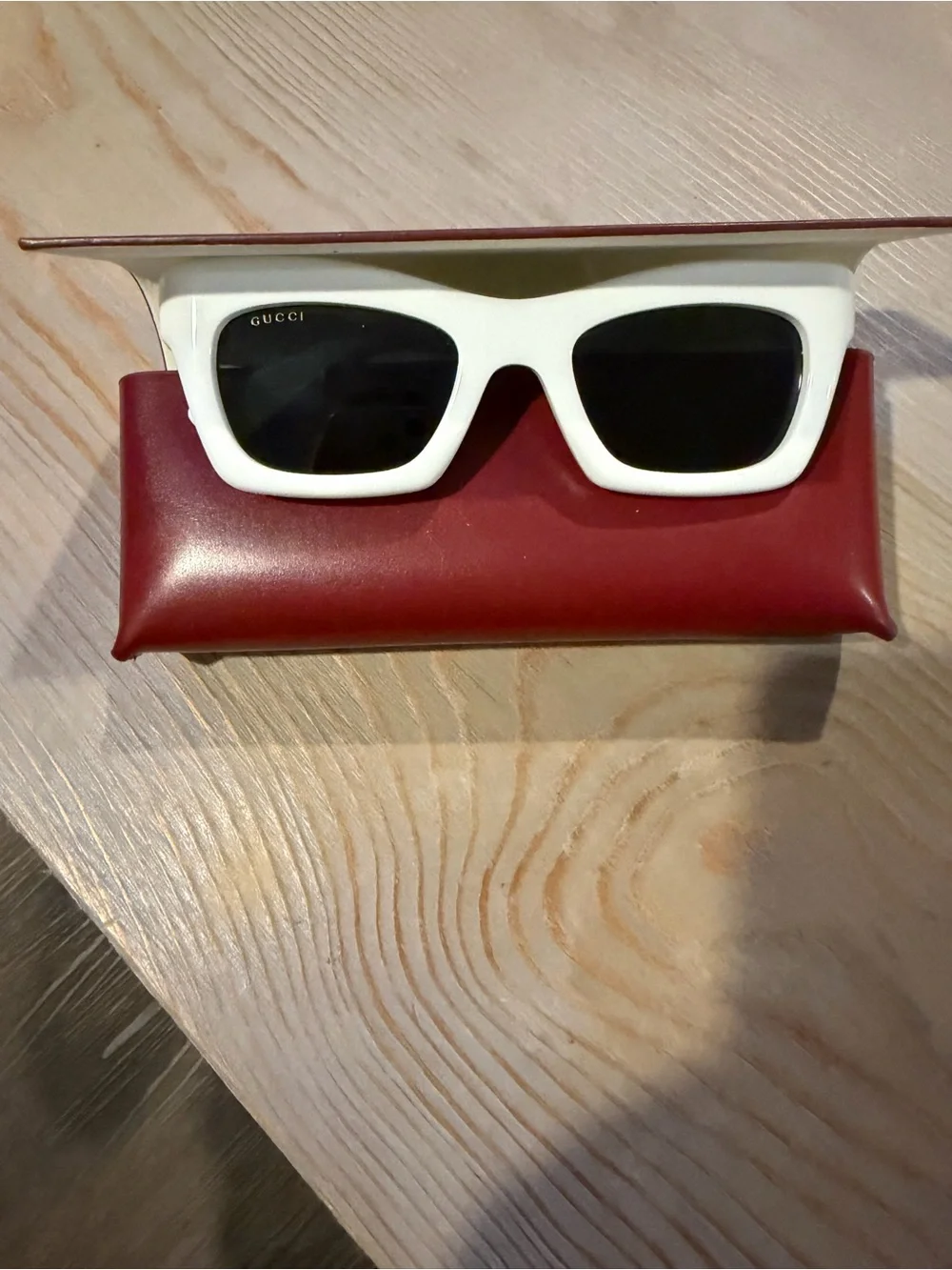 Gucci Cat Eye-Frame Sunglasses - White White Grey - NEW